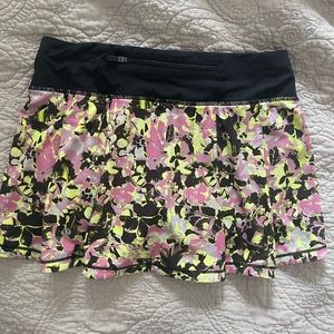 Lululemon 4 reg skirt